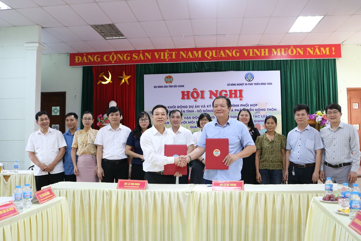 Bắc Giang: Ký kết chương trình phối hợp giữa Hội Nông dân tỉnh- Sở Nông nghiệp và PTNT tuyên truyền vận động nông dân canh tác lúa thân thiện với môi trường